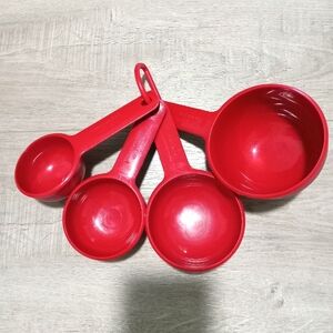 Red Measuring Cups Set